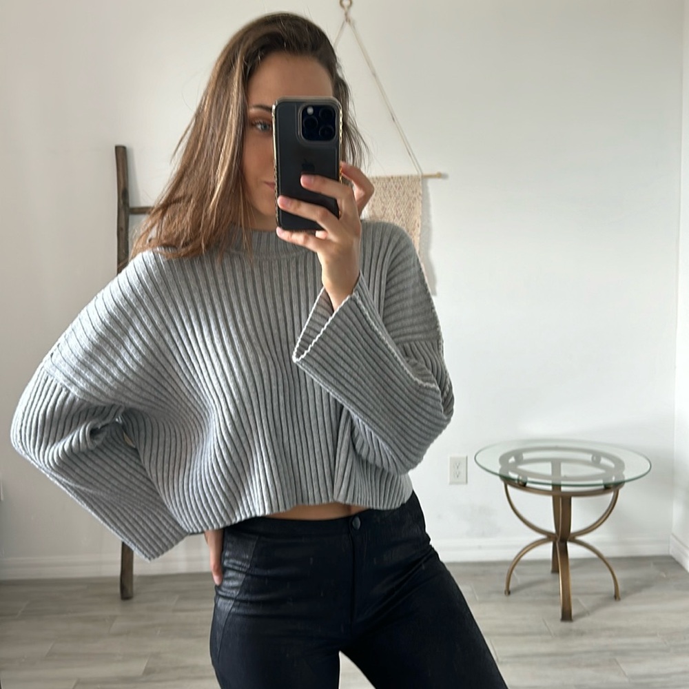 Moon & Madison Grey Soft Cropped Pullover Knit Cardigan / XS